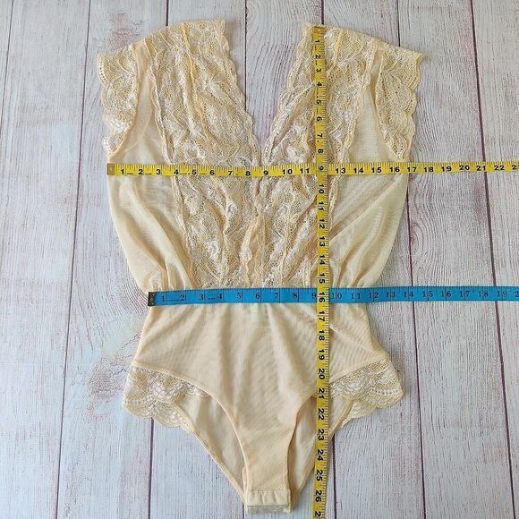 Clo Intimo Fortuna Deep V Mesh Lace Bodysuit sz S - Picture 11 of 12